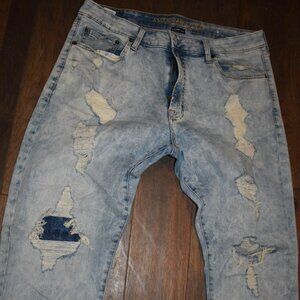 Men's Lightwash Ripped Jeans